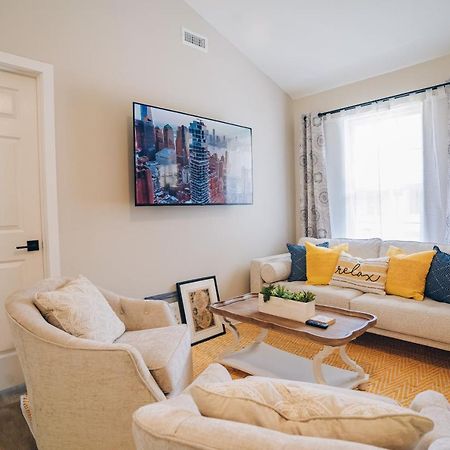 City Retreat - 4 Bedroom Oasis With King & Private Yard Near Downtown Charlotte Exterior foto