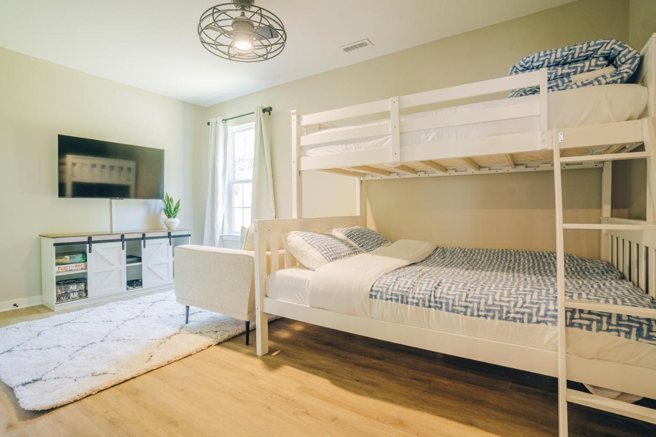 City Retreat - 4 Bedroom Oasis With King & Private Yard Near Downtown Charlotte Exterior foto